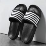 Sandale confortable plate en plastique pour homme