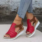Sandale compensée confortables et élégante pour femmes