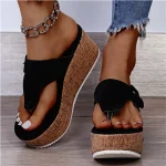 Sandale tong compensée confortable d'été
