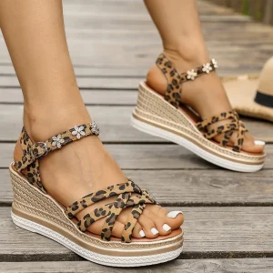 Sandale compensée léopard stylée femme