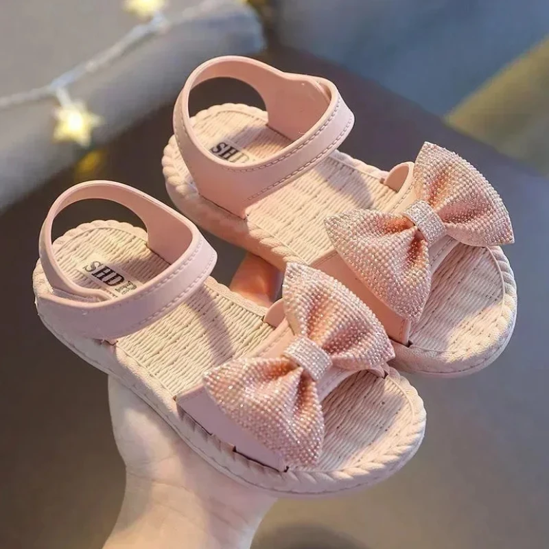 Sandale souple et mignonne pour fille