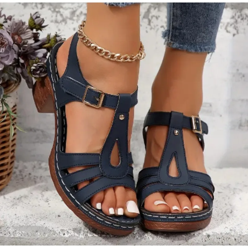 Sandales à talons carrée décontractées et rétro en cuir pour femmes. – Image 3