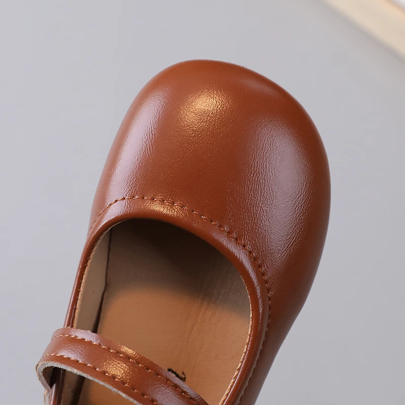 Sandale en cuir, souple et antidérapant pour enfants. – Image 4