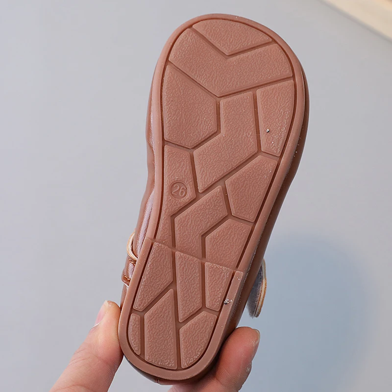 Sandale en cuir, souple et antidérapant pour enfants. – Image 6