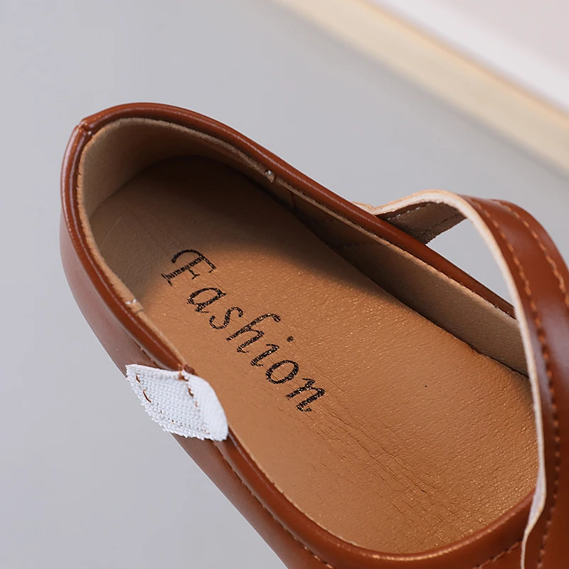 Sandale en cuir, souple et antidérapant pour enfants. – Image 5