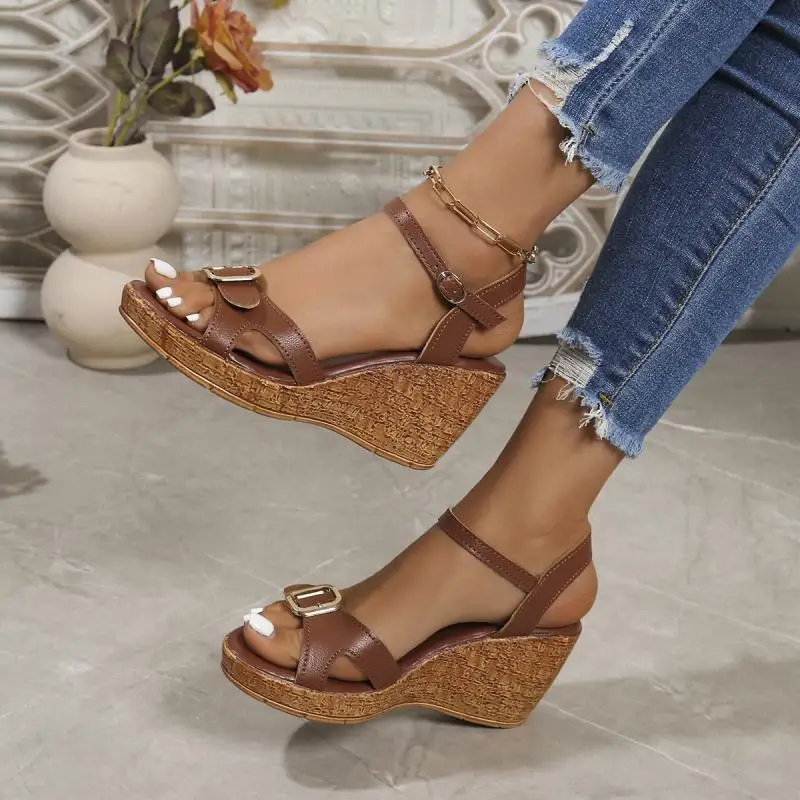 Sandales compensées à plateforme vintage, de créateur pour femme. – Image 3
