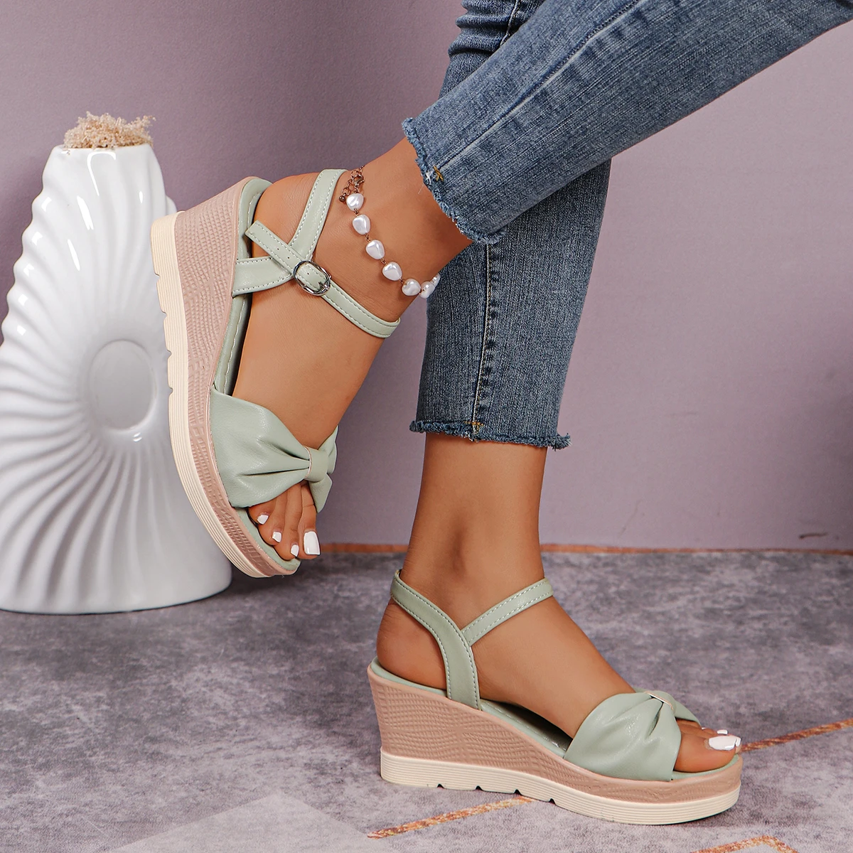 Sandales compensée pour femme, à plateforme, à bout ouvert, avec nœud. – Image 3