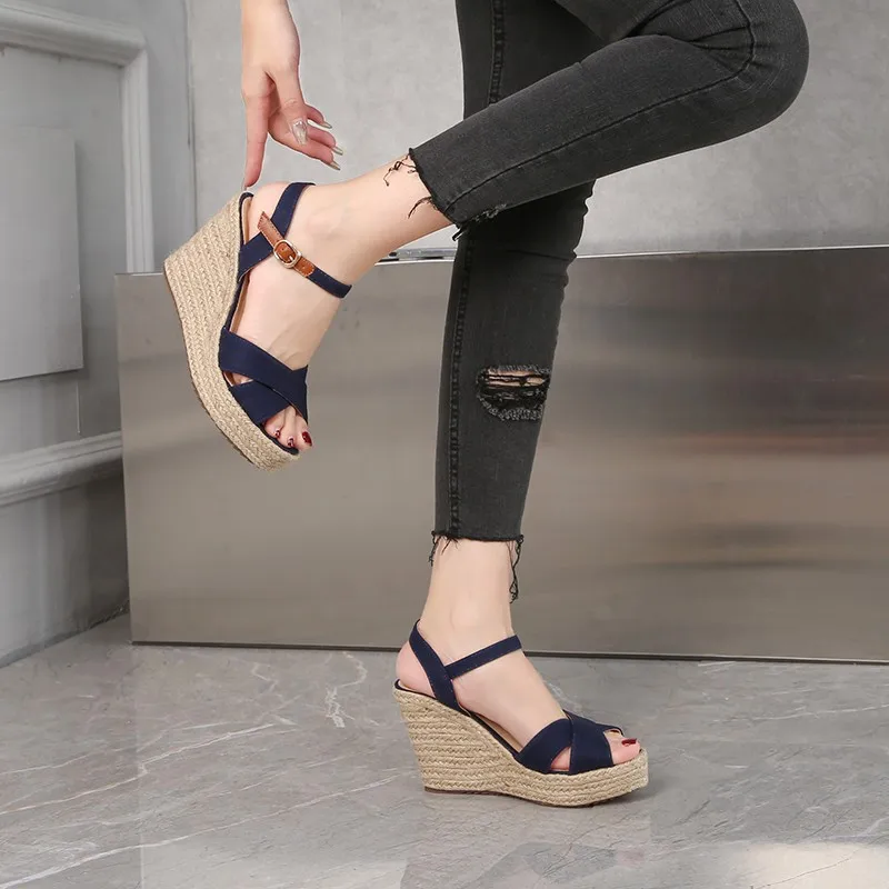 Sandales pour femmes : talons haut compensés confortables. – Image 2