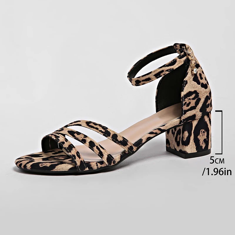 Sandales à talons hauts imprimé léopard pour femme, style romain et à talon carré. – Image 6